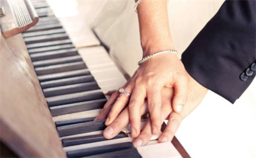 70年属狗的命运分析与性格特点解析