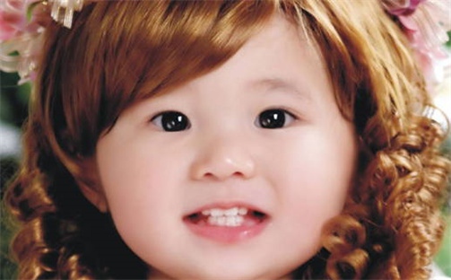 何姓女孩子取名