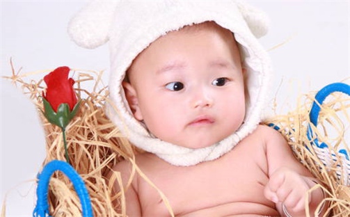 周姓2026年07月12日出生的男孩子五行缺什么？如何科学取名