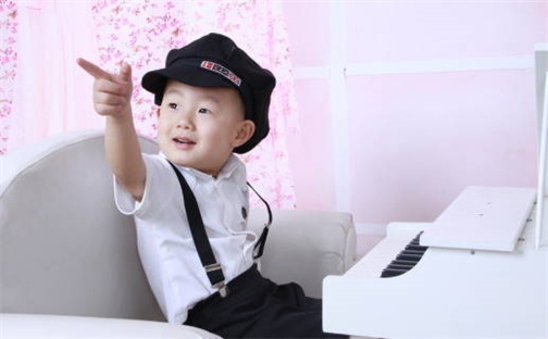 周姓寓意吉祥的女生名字精选340个