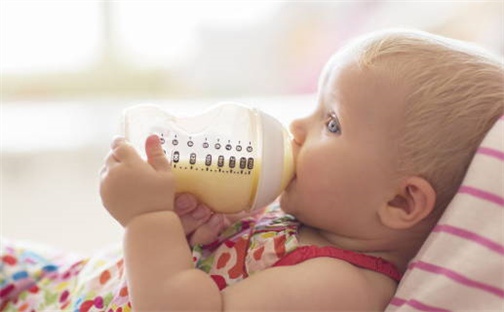 周姓女宝五行八字取名：成熟稳重好名字推荐