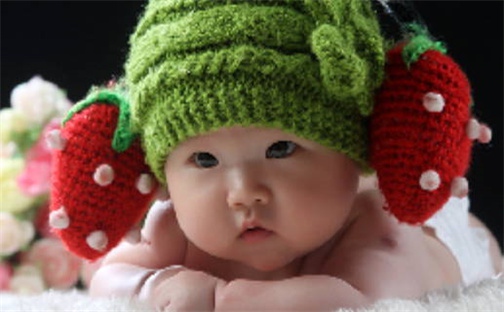 何姓男孩子取名